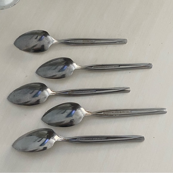 WM Rogers Grapefruit Spoons - Picture 5 of 5
